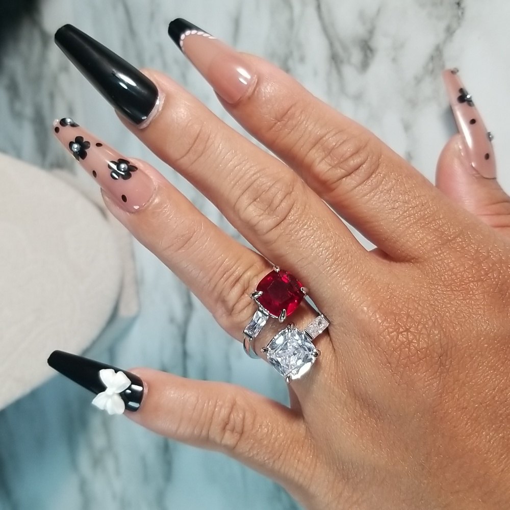 Jewels 💗 - Picture 5 of 9
